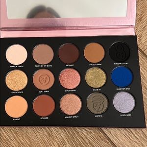 One size Patrick starrr visionary eyeshadow pallete